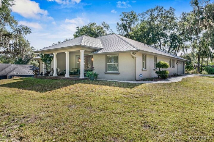 Property Photo: 709 Zephyr Street FL 34453