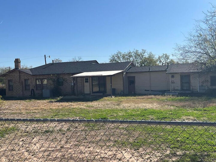 Property Photo:  2502 N St  TX 76901 