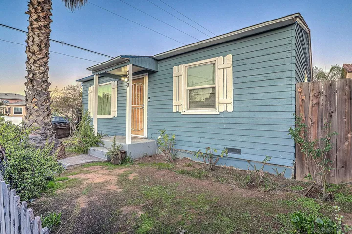 Property Photo:  389 Chambers St.  CA 92020 