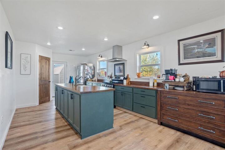 Property Photo:  104 Garden Street  LA 70663 