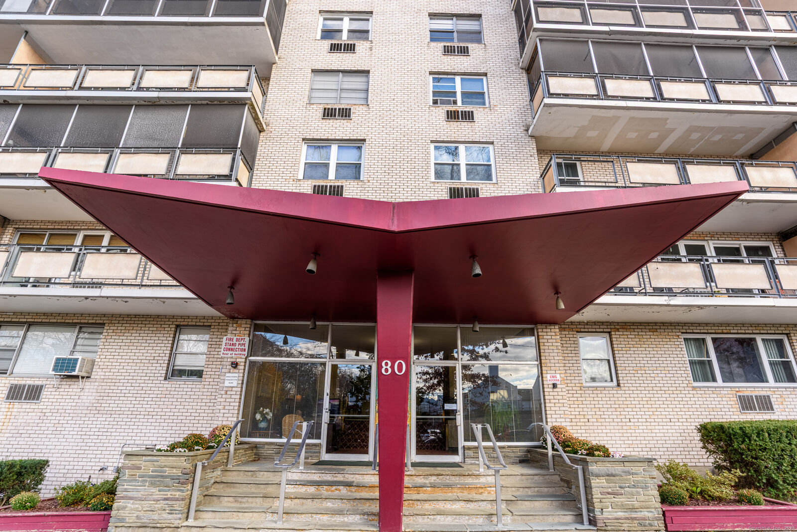 Property Photo:  80 Cartright Street 5D  CT 06604 