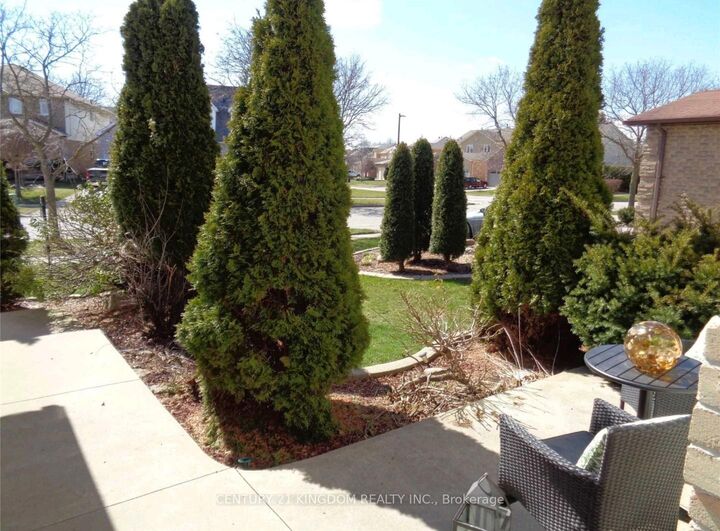 Property Photo:  696 Amaretto Avenue Main  ON L1X 1L6 