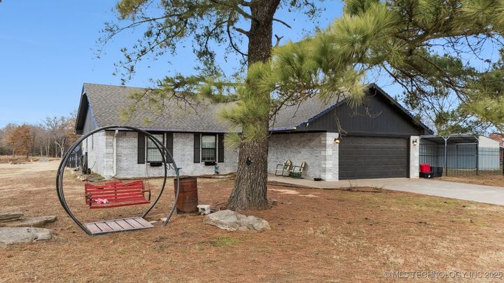 Property Photo: 4562 W 95th Street N OK 74454