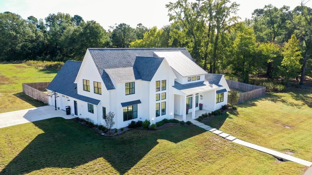 Property Photo:  8308 Greenhead Drive  TX 75503 