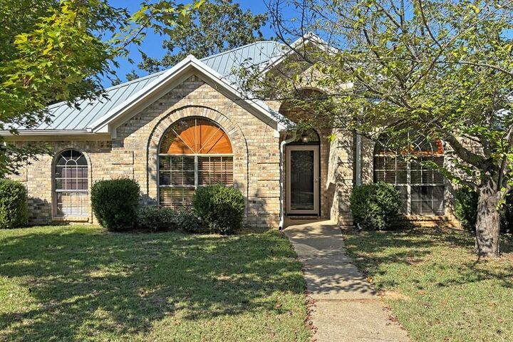 Property Photo:  5909 Forest Bend  AR 71854 