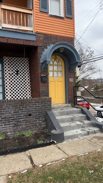 Property Photo: 224 Ingram Ave 1 PA 15205