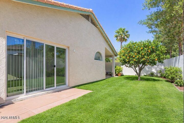 Property Photo:  941 N Blackbird Drive  AZ 85234 