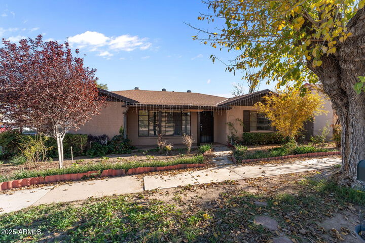 Property Photo:  111 W Yavapai Street  AZ 85390 