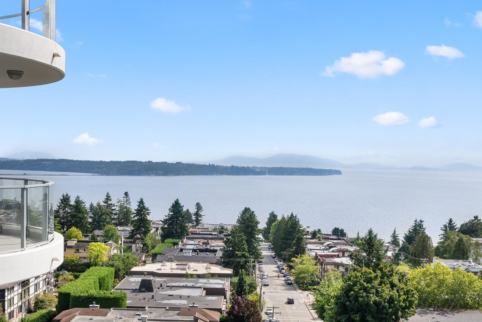 Property Photo: 1500 Martin Street 1102 BC V4B 0C2