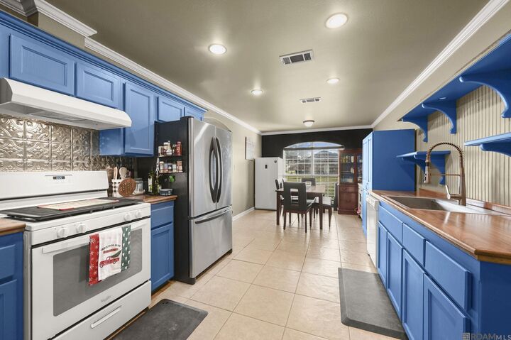 Property Photo: 36043 Portsmouth Dr LA 70706