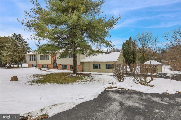 Property Photo:  282 Ernst Road  PA 19541 