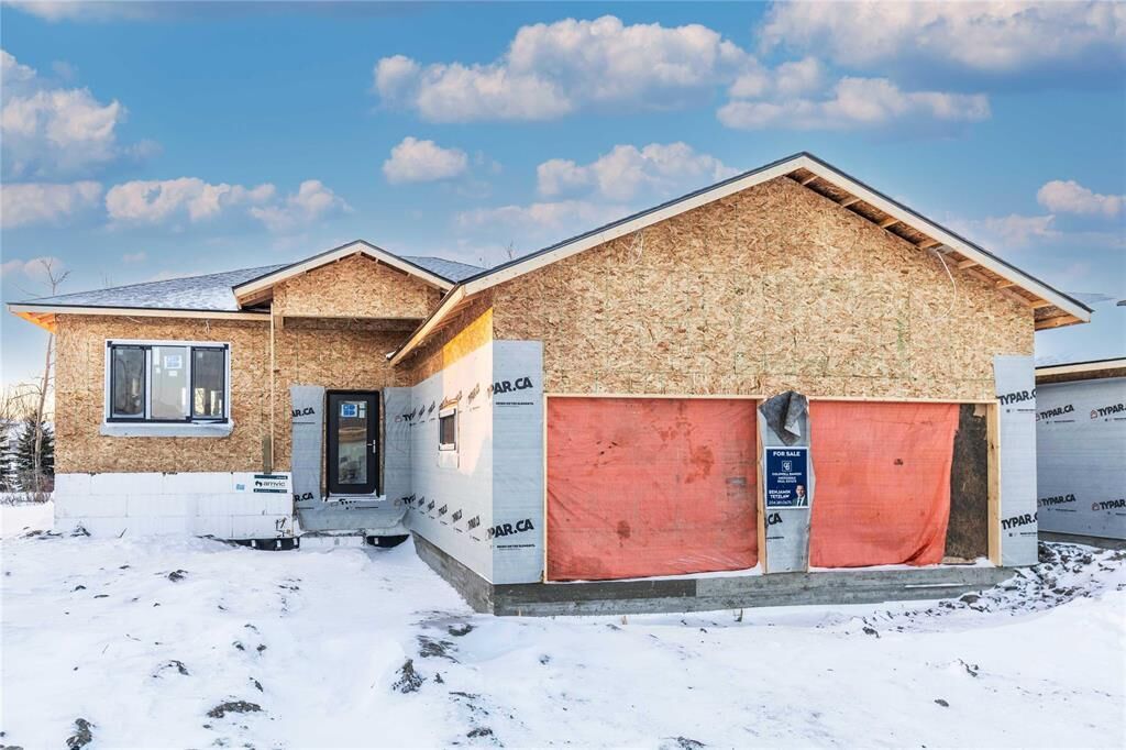 Property Photo: 44 Parkside Crescent MB R5G 2X3