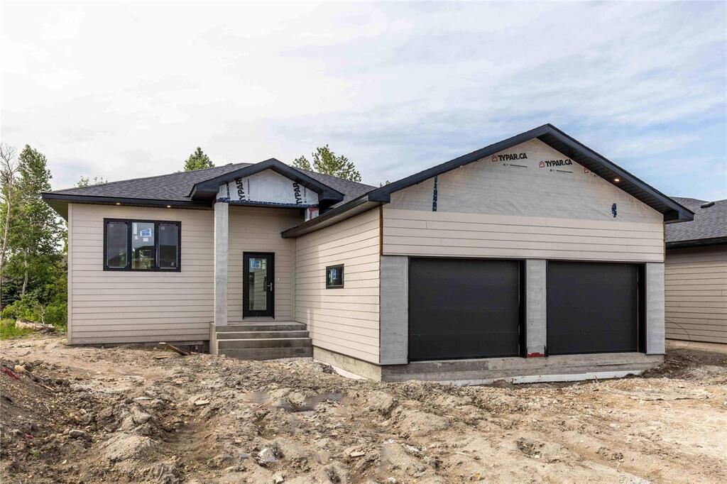 Property Photo: 44 Parkside Crescent MB R5G 2X3