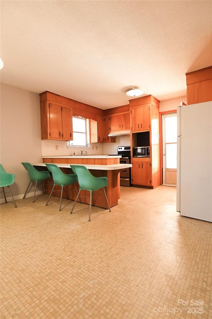 Property Photo: 1521 19th Street SW NC 28602