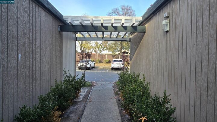 Property Photo:  1123 Chadwick Cir  CA 94565 