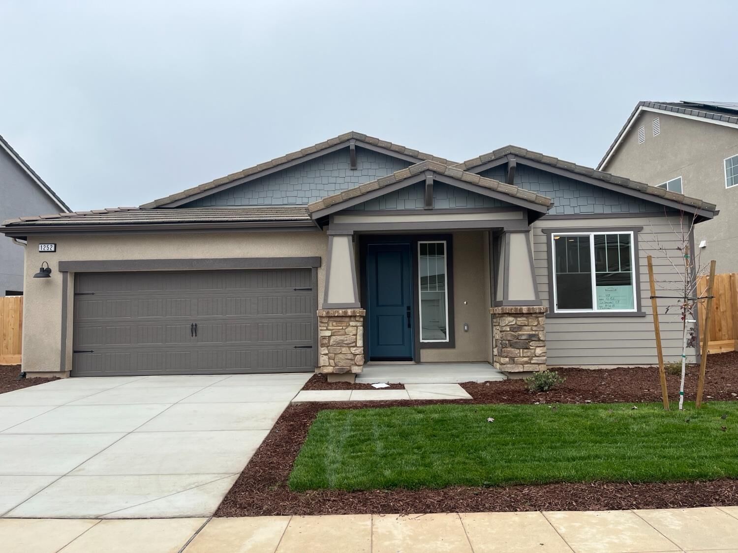 Property Photo: 1252 Catherdral Court S CA 93636