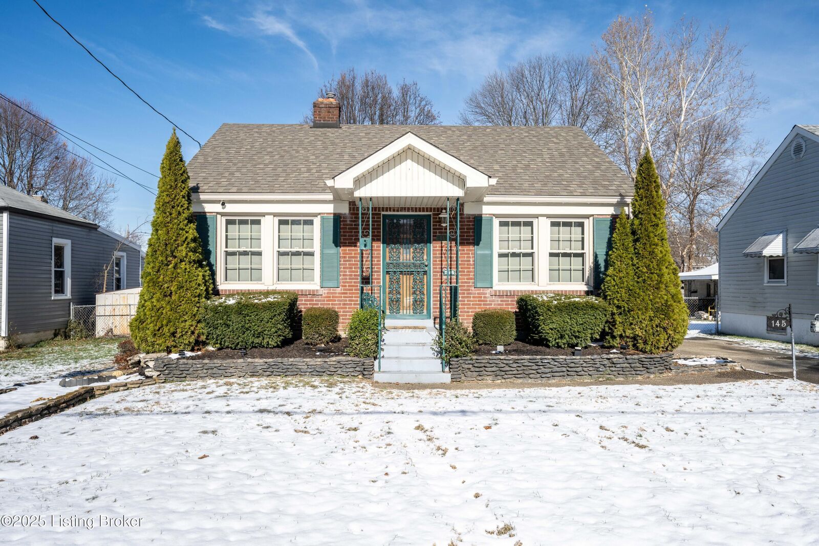 Property Photo:  145 E Ashland Ave  KY 40214 