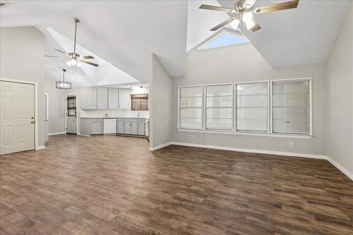 Property Photo:  3814 Beverly Avenue  TX 77632 