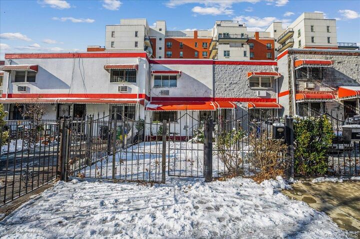 Property Photo:  1361 Intervale Avenue  NY 10459 