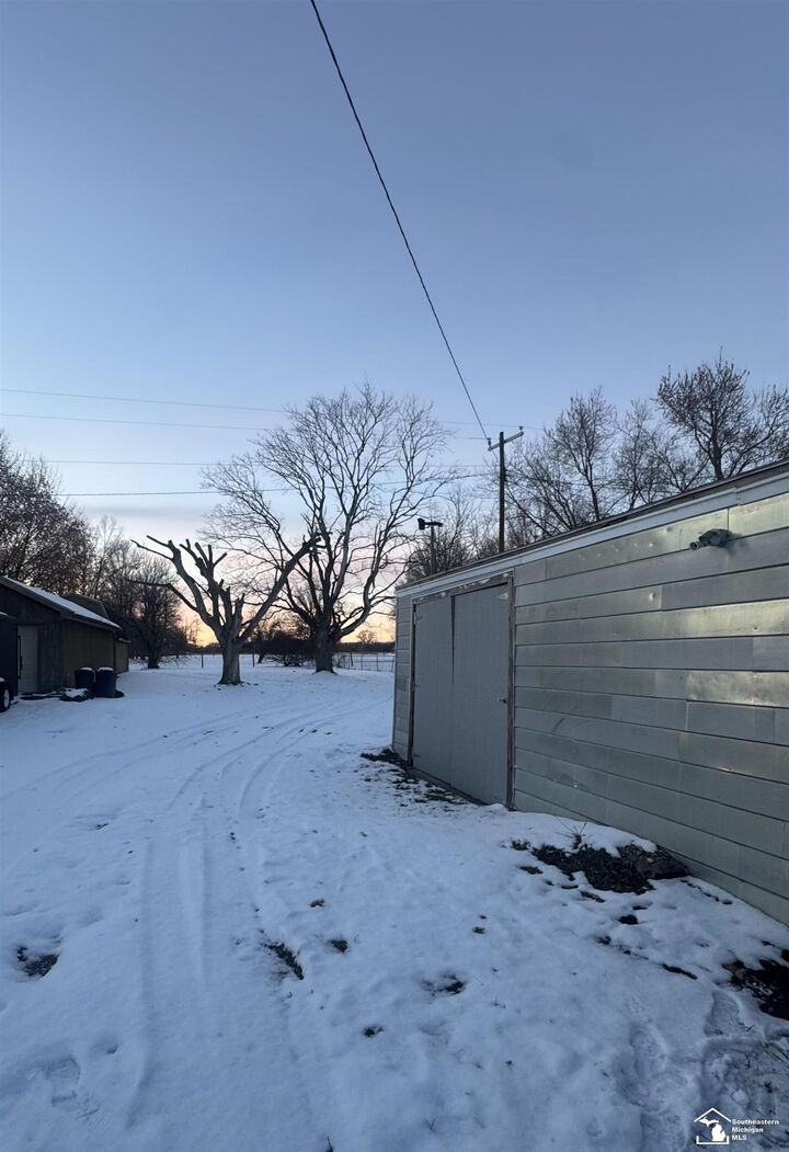 Property Photo:  2509 N Telegraph Road  MI 48162 