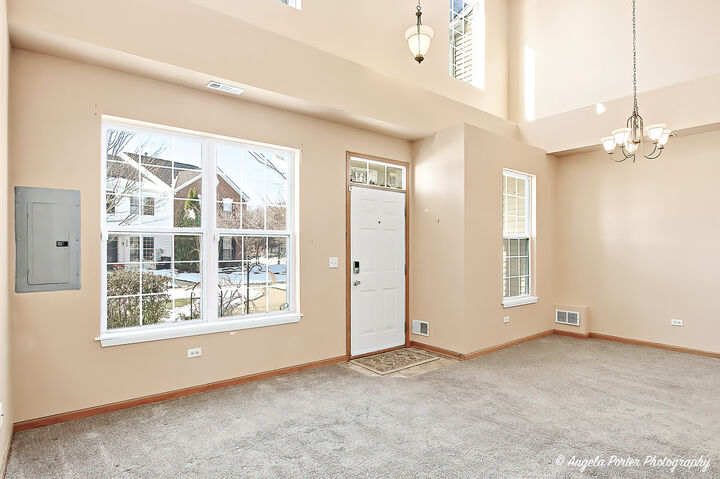 Property Photo:  327 S Litchfield Drive 327  IL 60073 