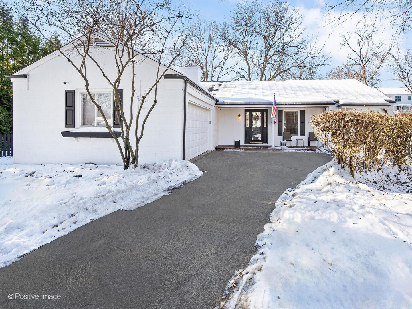 Property Photo:  2S386 Seneca Drive  IL 60189 
