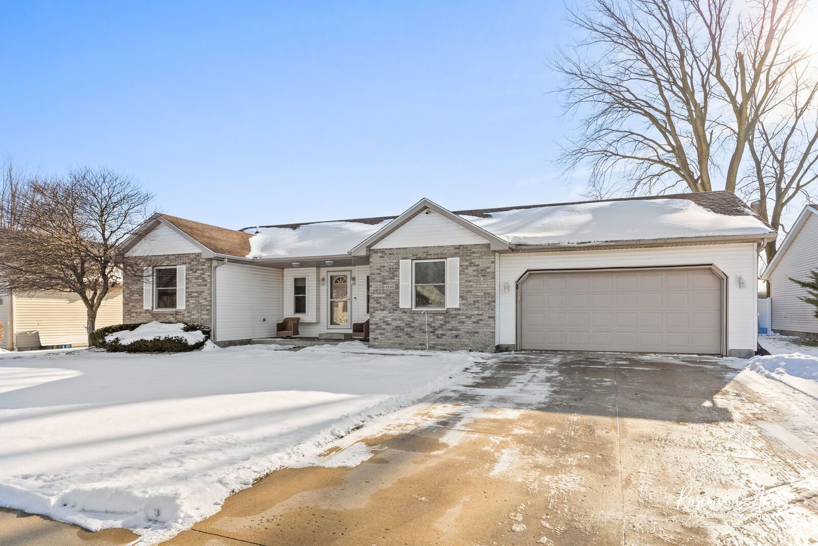 Property Photo:  1240 E Truman Drive  IL 60915 