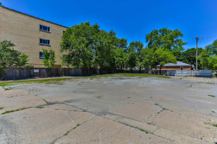 Property Photo:  6000 Lincoln Avenue  IL 60053 