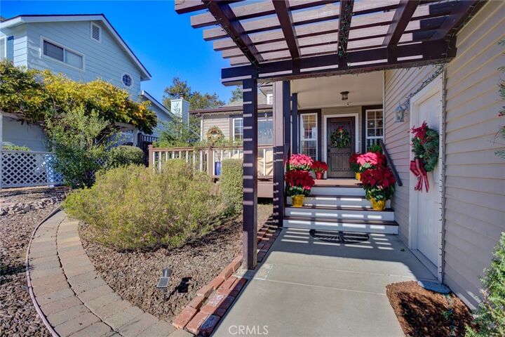 Property Photo:  852 Willow  CA 93420 