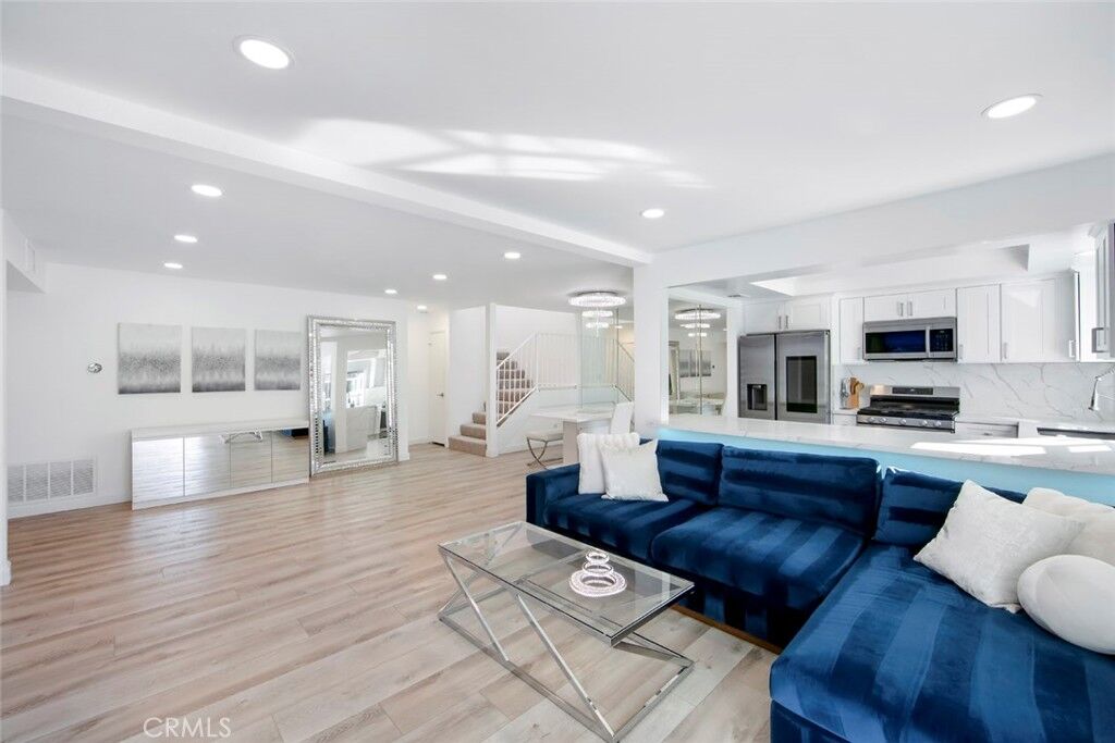 Property Photo:  918 Hyde Court  CA 92626 