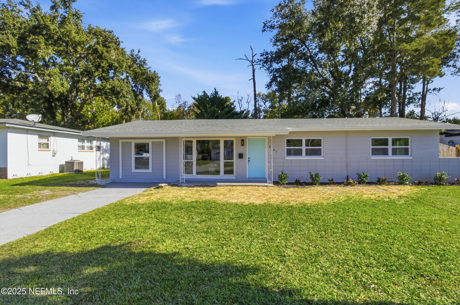 Property Photo: 2147 Maney Drive FL 32216