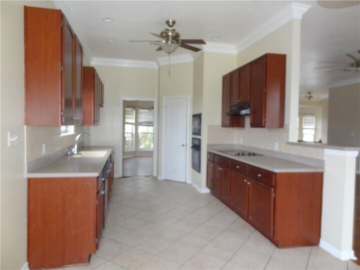 Property Photo:  1005 N Townshend Street  LA 70056 