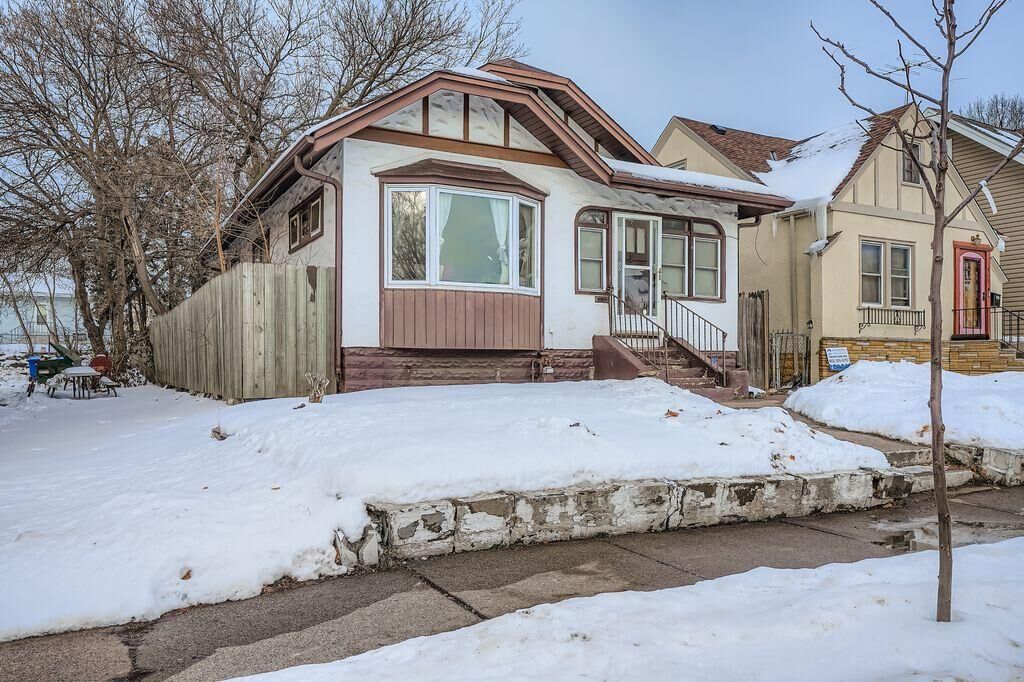 Property Photo:  971 Thomas Avenue  MN 55104 