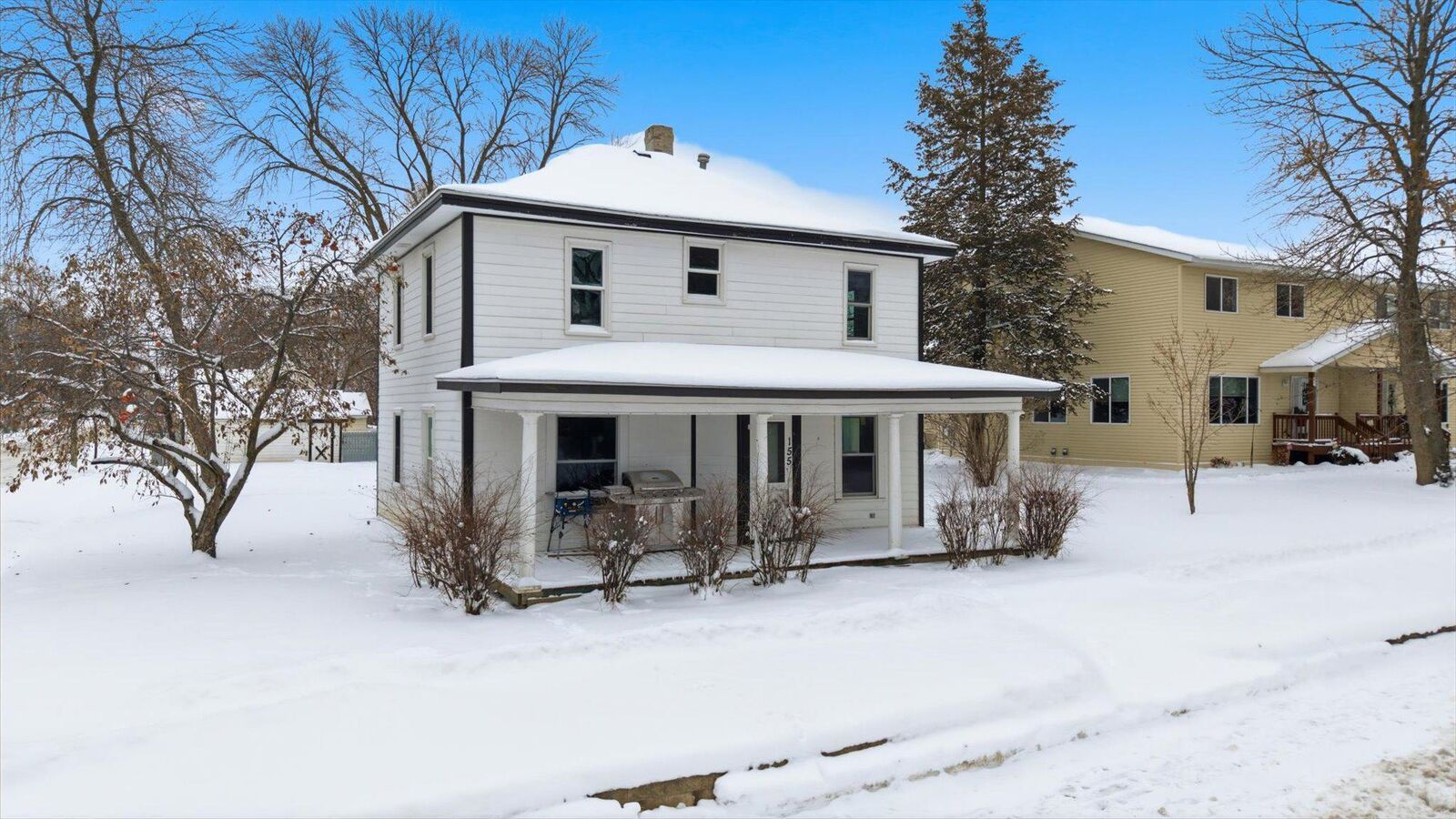 Property Photo:  155 Excelsior Avenue N  MN 55302 