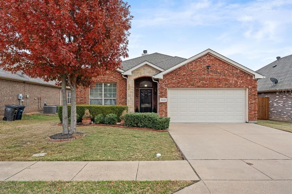 Property Photo:  8505 Field Creek Court  TX 76134 