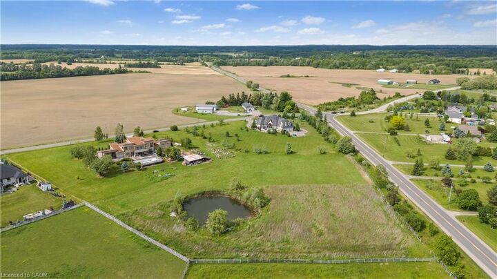 Photo de la propriété:  241 Langford Church Road  ON N3T 5L4 