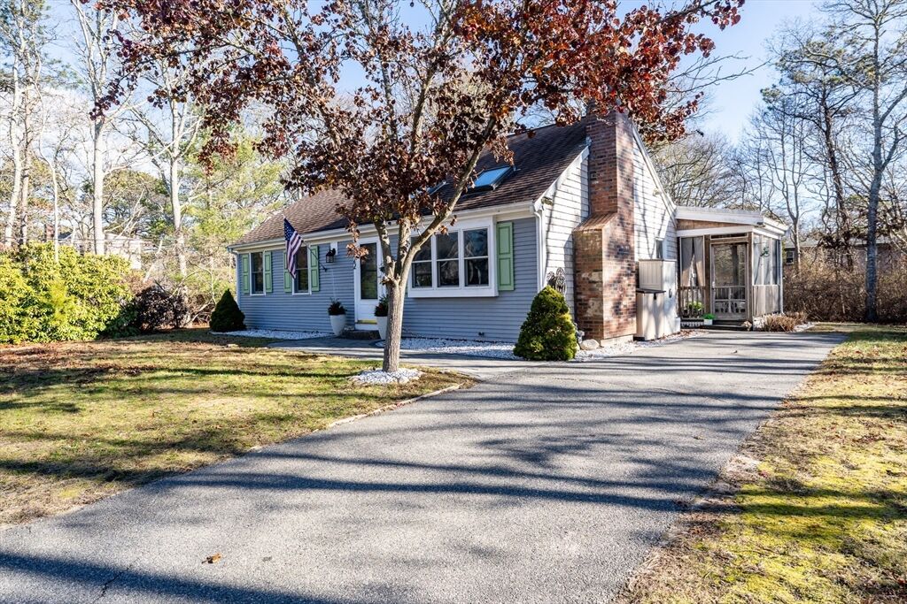 Property Photo:  522 Lincoln Road Ext  MA 02601 