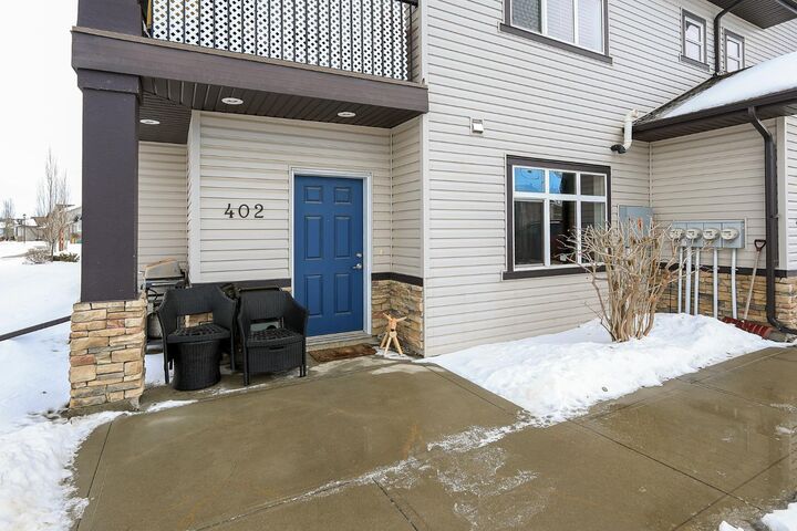Property Photo:  639 Oak Street 402  AB T4S 0E5 