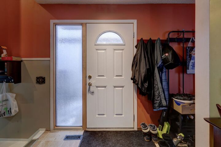 Property Photo:  136 Templeby Place NE  AB T1Y 5G9 