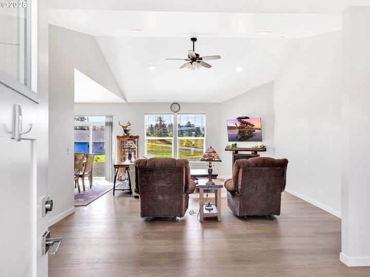 Property Photo: 33455 Bing Ln OR 97146