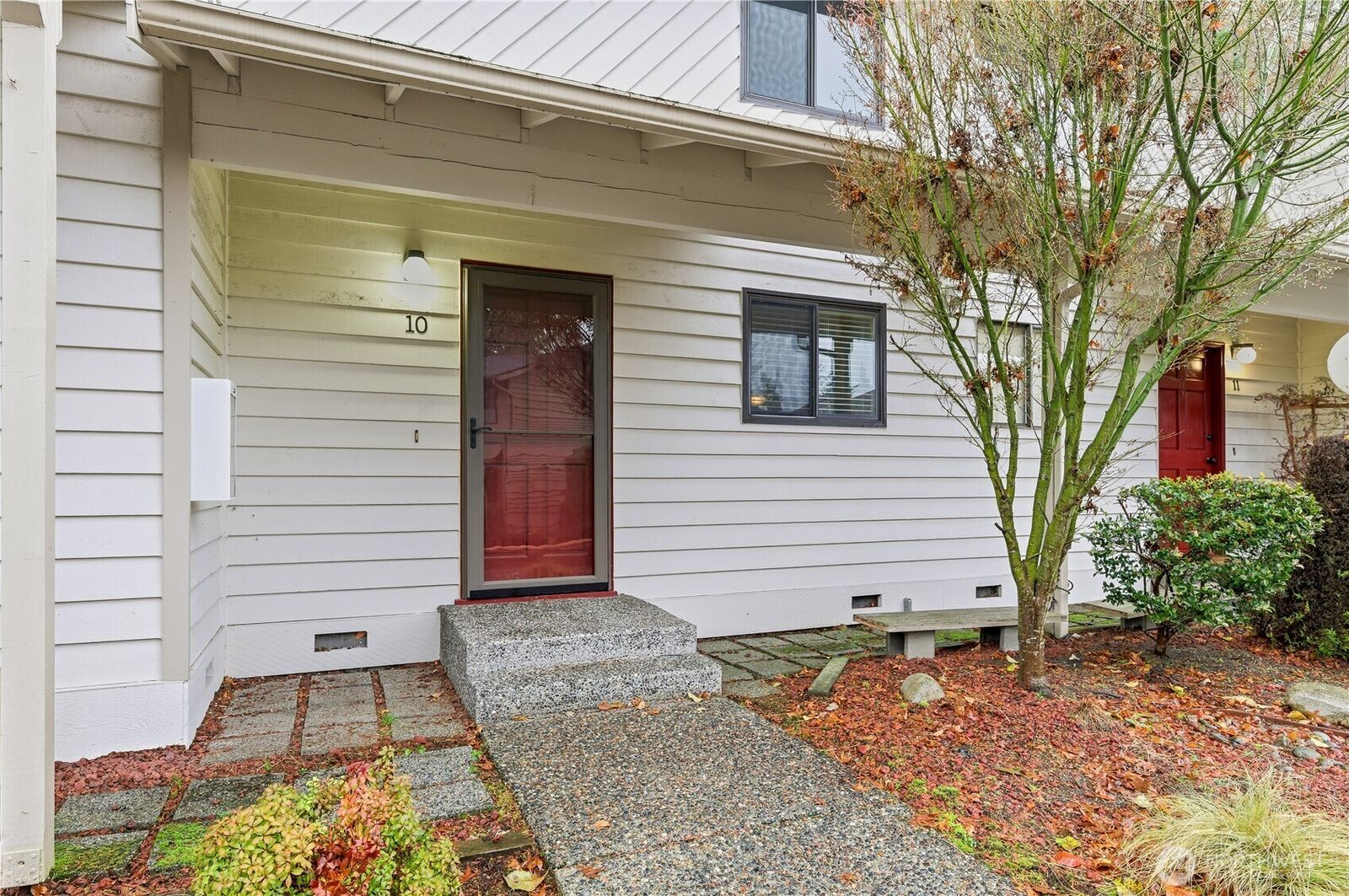 Property Photo: 22906 Edmonds Way 10 WA 98020