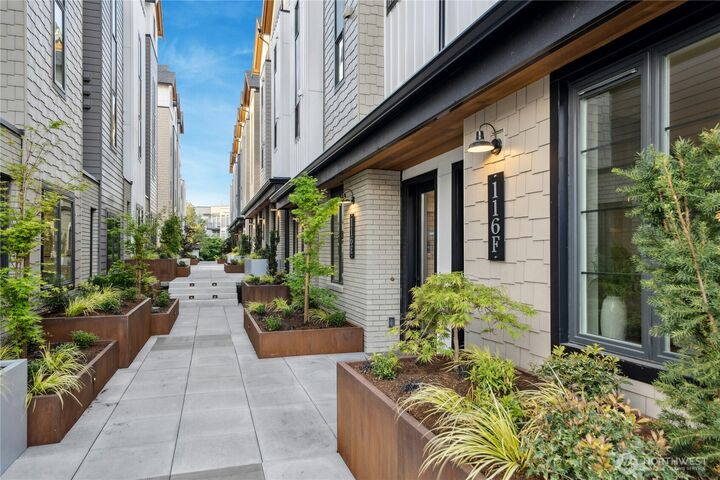 Property Photo: 116 D 2nd Street S WA 98033