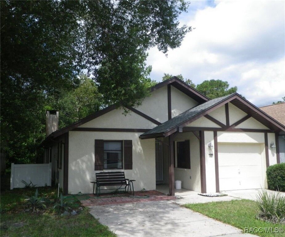 Property Photo: 32 Dogwood Drive FL 34446