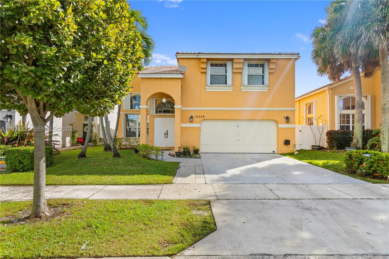 Property Photo: 15558 NW 12th Ct FL 33028