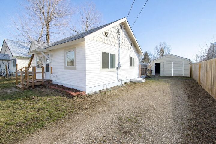 Property Photo:  209 W Crawford Ave  WA 99006 