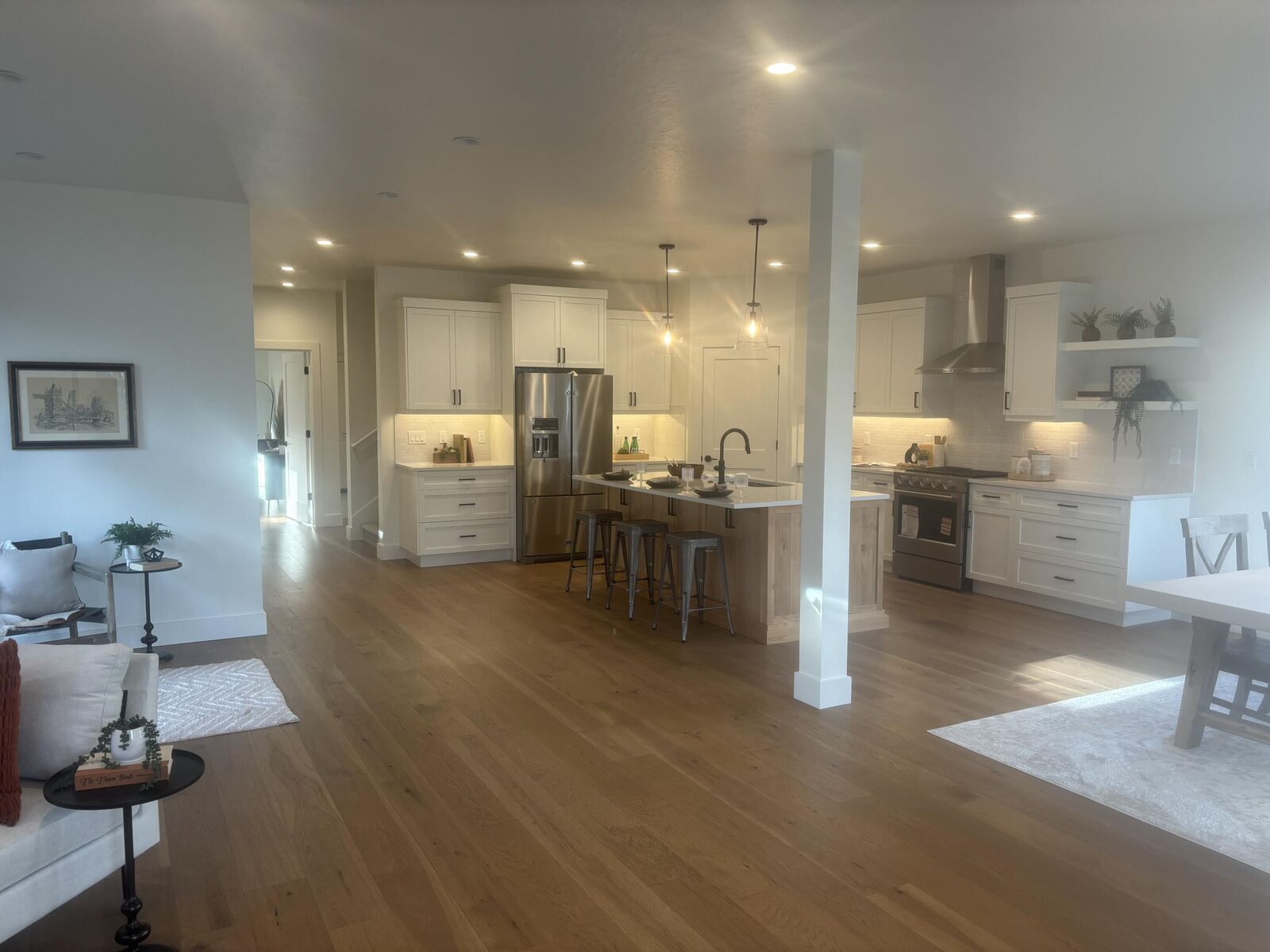 Property Photo: 740 N 1st Ave ID 83333