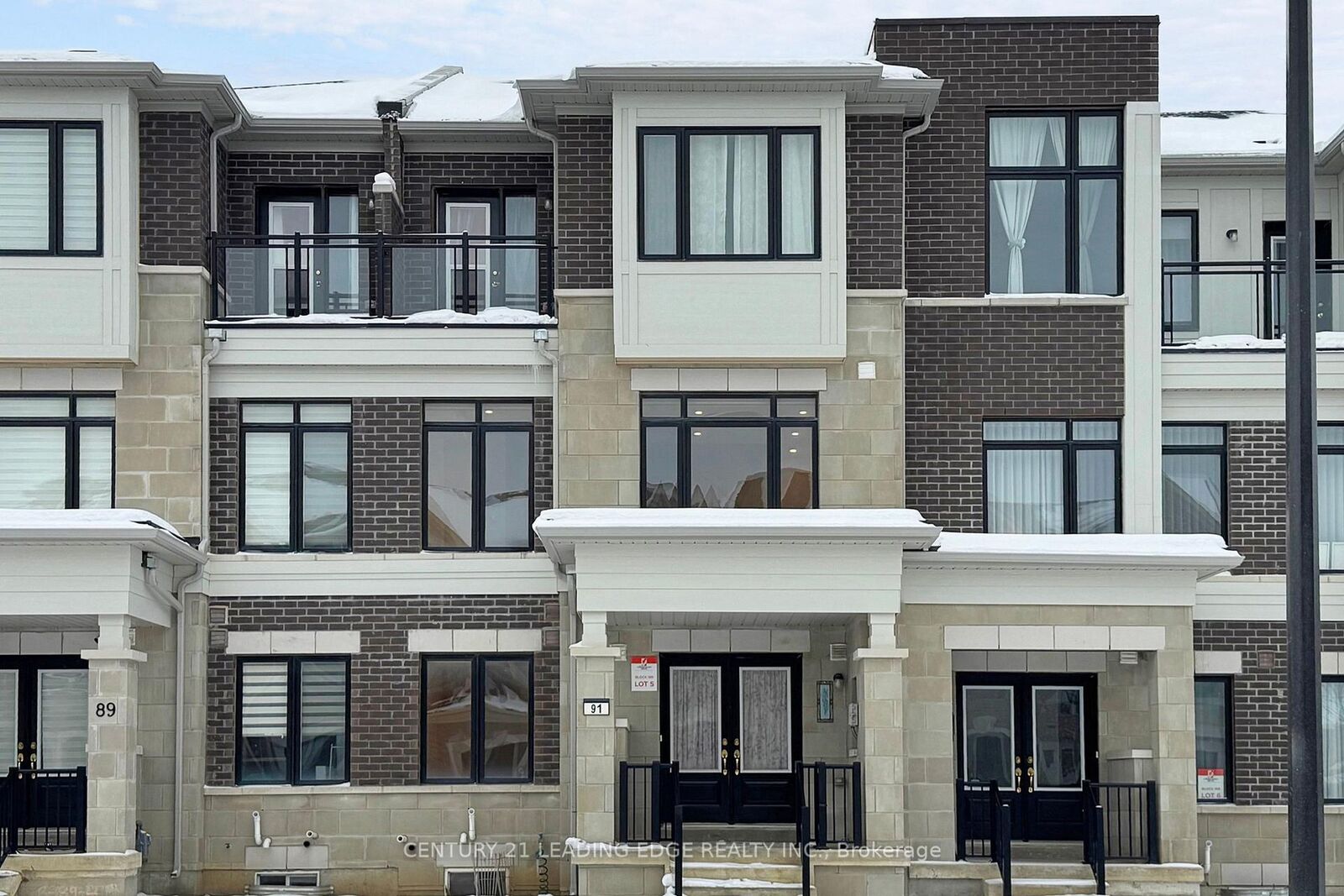 Property Photo:  91 William F. Bell Parkway  ON L4S 0K4 