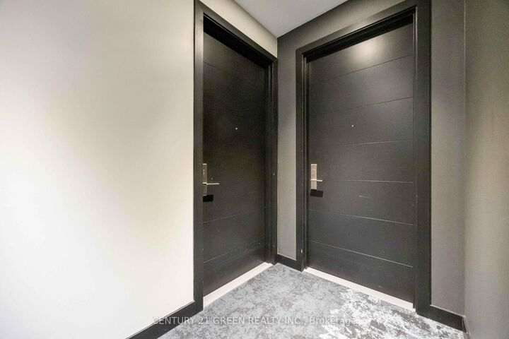 Property Photo:  488 University Avenue 4006  ON M5G 0C1 