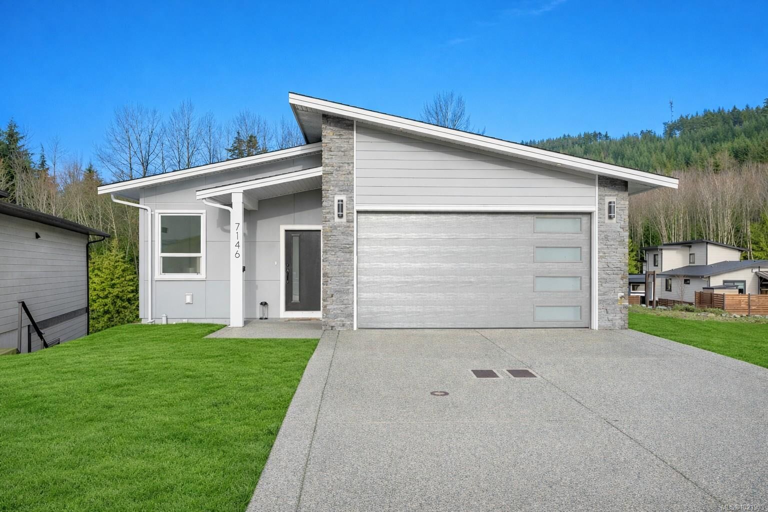 Property Photo: 7146 Elkridge Rd BC V0R 2G0