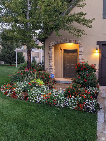 Property Photo: 970 E Tuscan Park Ln S UT 84047